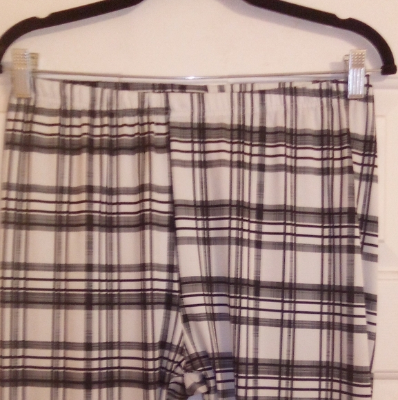 White Leggings With Black Plaid Pants Size Large By Lily Firmainia - Picture 2 of 4